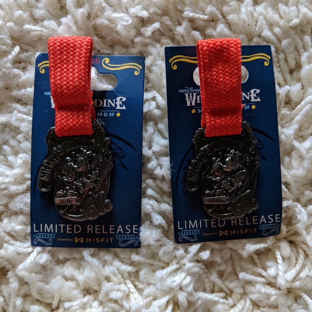 Disney pins